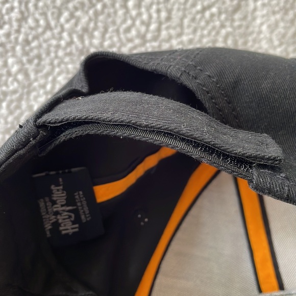 Wizarding World Universal Studios Hufflepuff hat - Picture 5 of 5